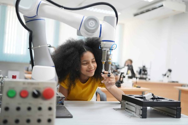 What Advances Are Being Made in Organic Electronics for Flexible Displays?